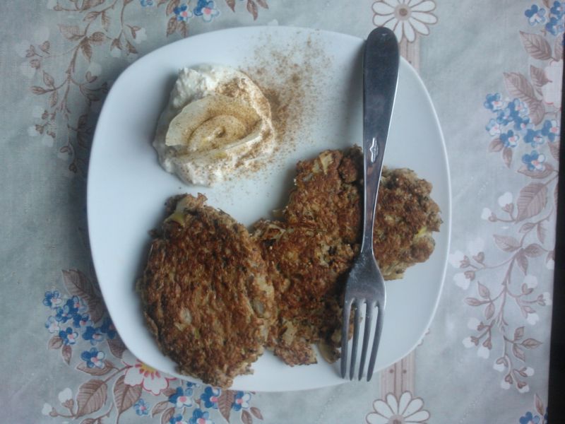 Kotleciki z kaszy gryczanej z puree z białego sera Kotleciki z kaszy gryczanej z puree z białego sera