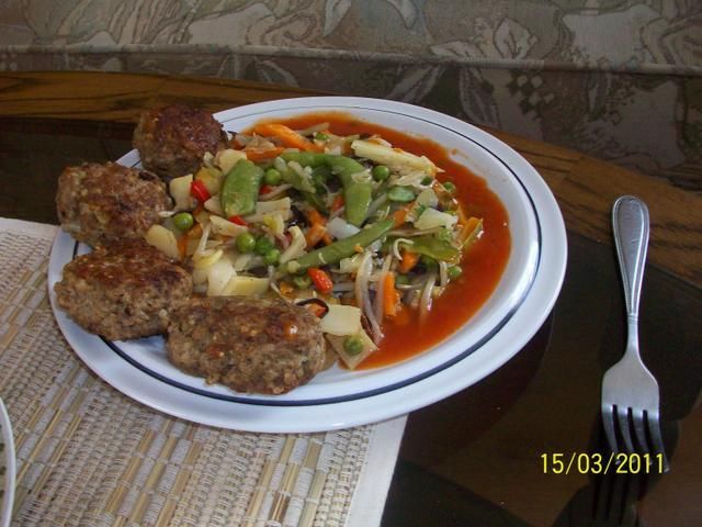 Kotleciki z kaszy,mięsa i pieczarek:) 