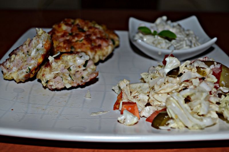 Kotleciki z kurczaka i szynki z serem