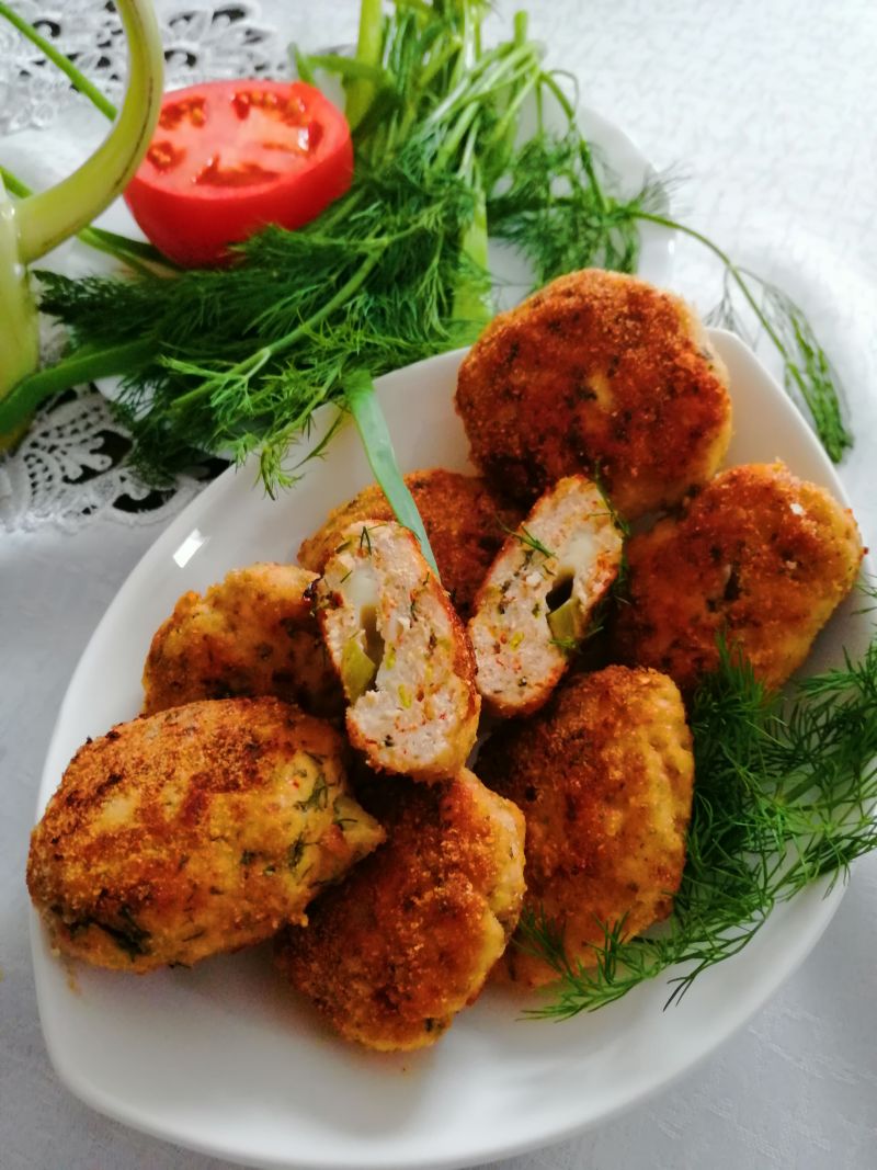 Kotleciki z kurczaka z mozzarellą  Kotleciki z kurczaka z mozzarellą