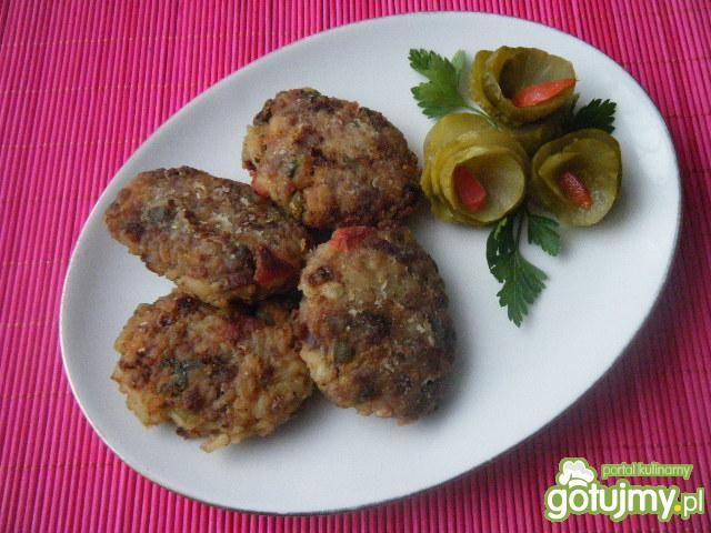Kotleciki z mielonego mięsa z papryką