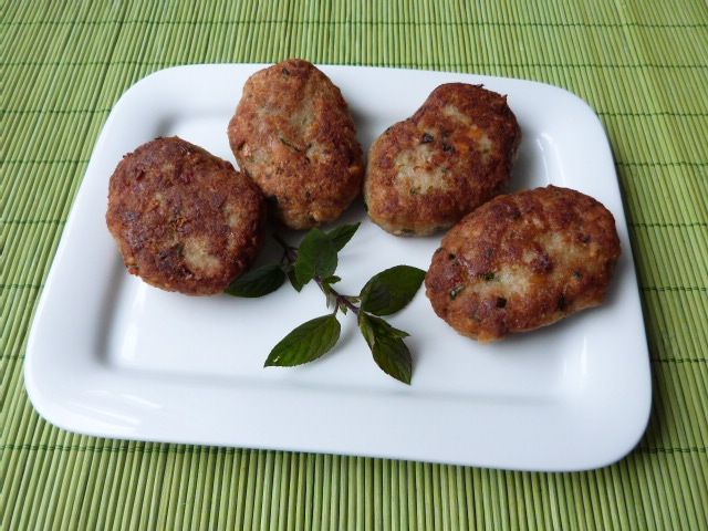 Kotleciki z mietą i przyprawami Kotleciki z mietą i przyprawami
