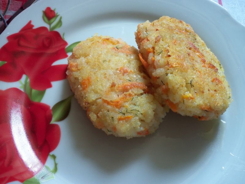 Kotleciki z ryżu, warzyw i sera żółtego
