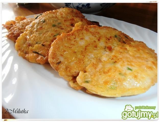 Kotleciki ze szczypiorkiem otulone serem