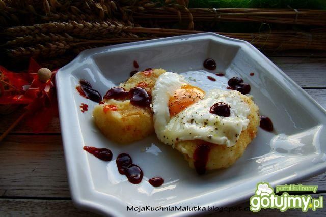 Kotleciki ziemniaczane z jajkiem sadzony