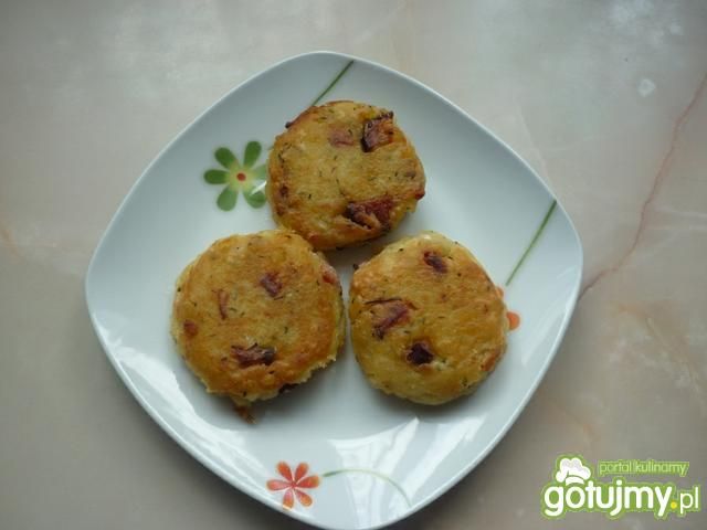 Kotleciki ziemniaczane z kiełbasą  Kotleciki ziemniaczane z kiełbasą