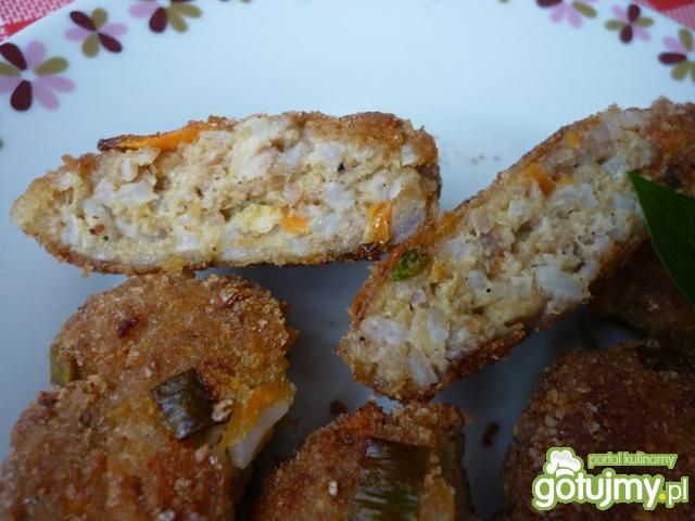 Kotlet mielony z ryżem i marchewką