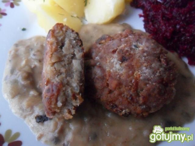 Kotlet mielony zapiekany z pieczarkami  Kotlet mielony zapiekany z pieczarkami