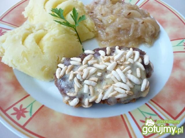 Kotlet mielony zapiekany z żółtym serem 