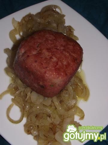 Kotlet na karmelizowanej cebuli Kotlet na karmelizowanej cebuli