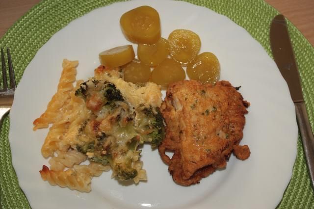 Kotlet schabowy faszerowany Kotlet schabowy faszerowany