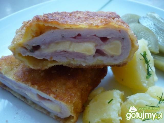 Kotlet schabowy z szynką i żółtym serem