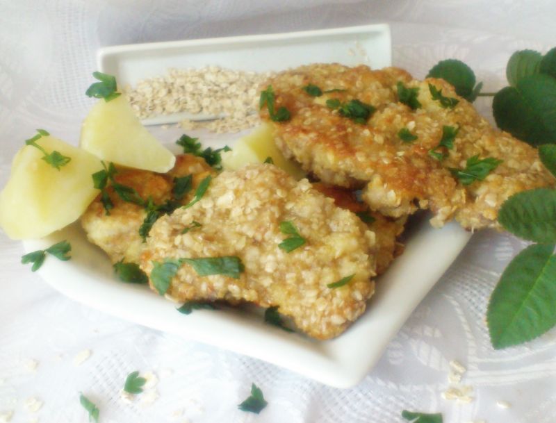 Kotlet w panierce z płatkami owsianymi Kotlet w panierce z płatkami owsianymi