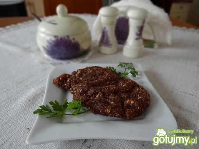 Kotlet w trójskładnikowej panierce Kotlet w trójskładnikowej panierce