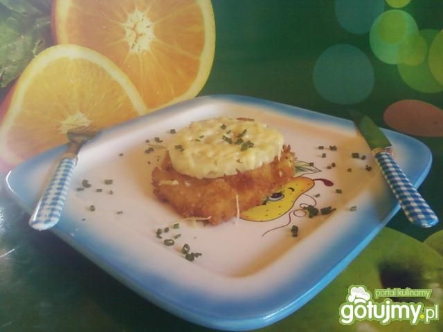 Kotlet z ananasem i rodzynkami.