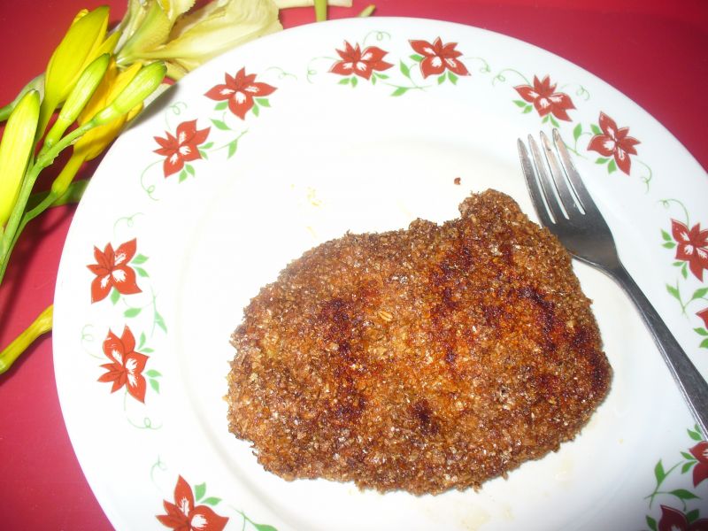 Kotlet z kurczaka w panierce z otrąb pszennych Kotlet z kurczaka w panierce z otrąb pszennych