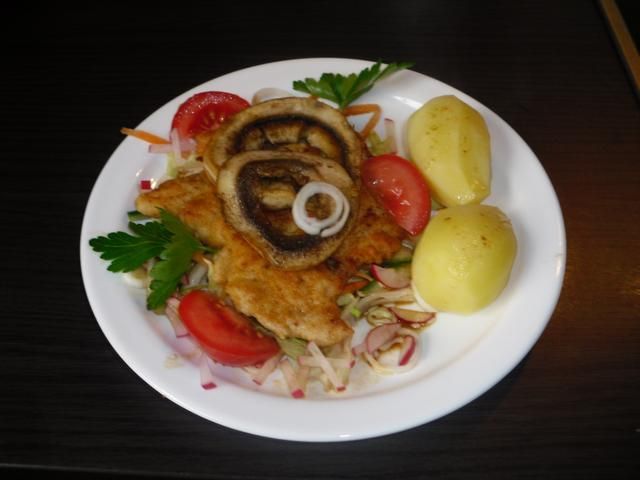 Kotlet z piersi indyczej. Kotlet z piersi indyczej.