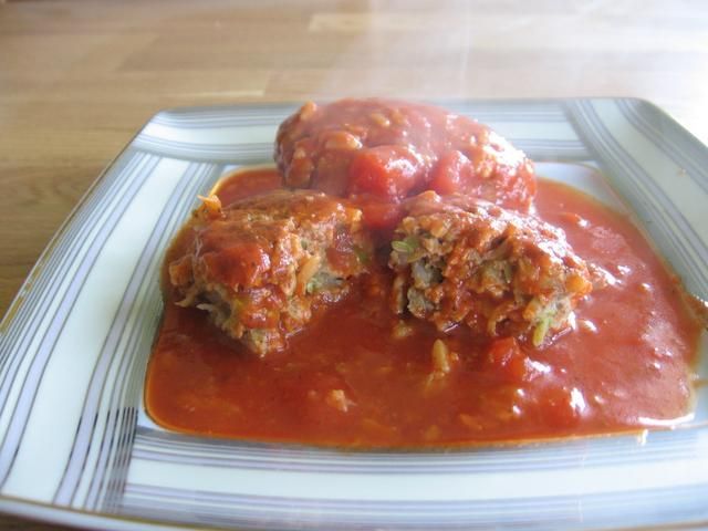Kotlety a'la gołąbki w pomidorach Kotlety a'la gołąbki w pomidorach