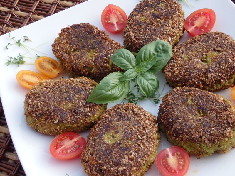 Kotlety brokułowe z cheddarem