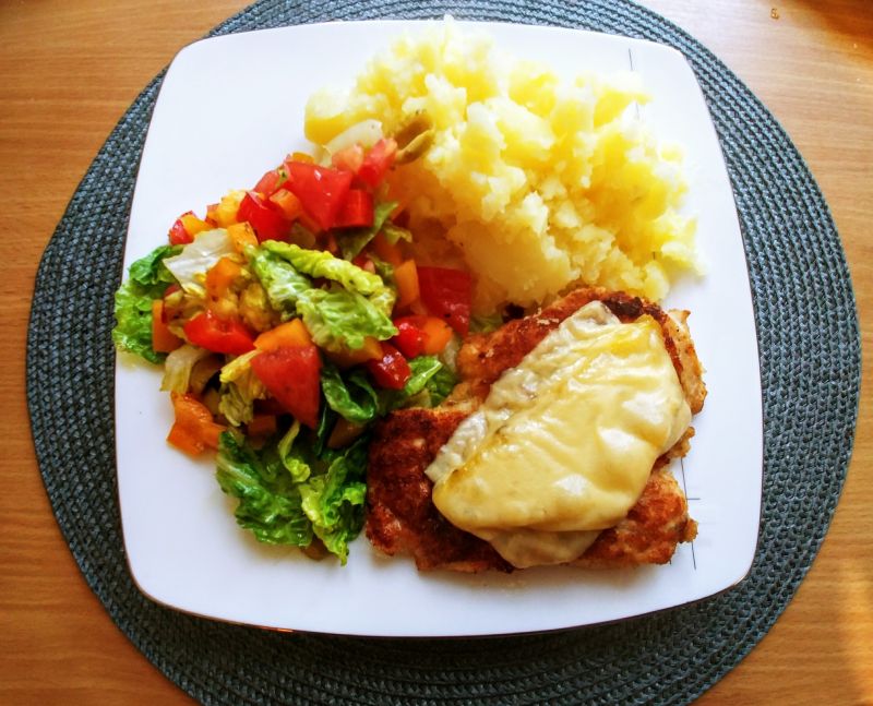 Kotlety drobiowe po hawajsku  Kotlety drobiowe po hawajsku