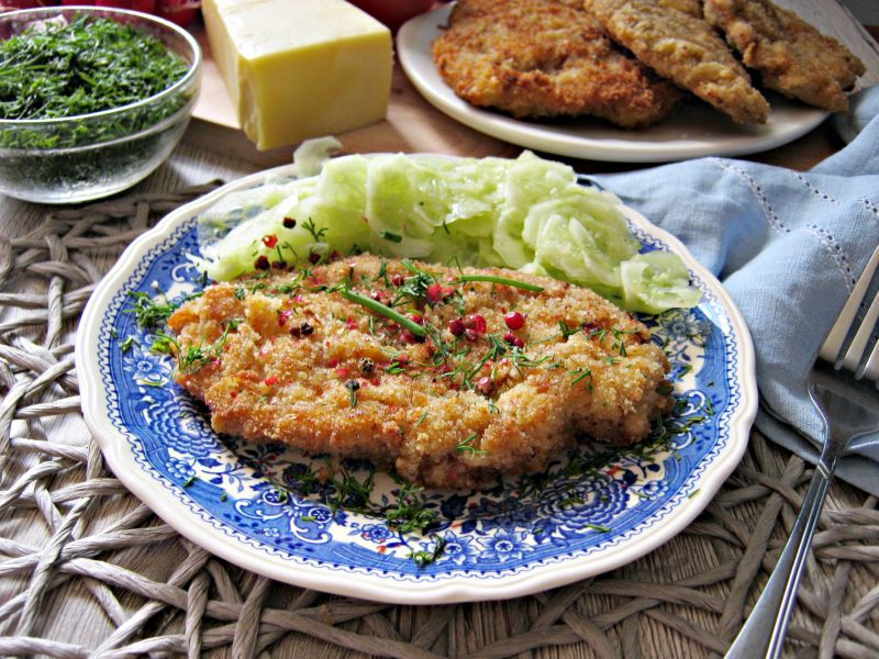 Kotlety drobiowe w serowej panierce