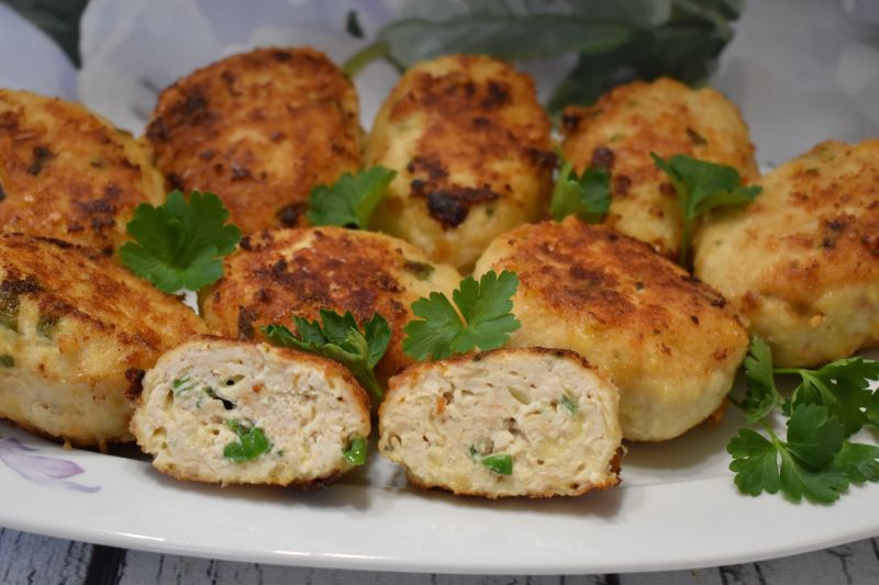 Kotlety drobiowe z serem