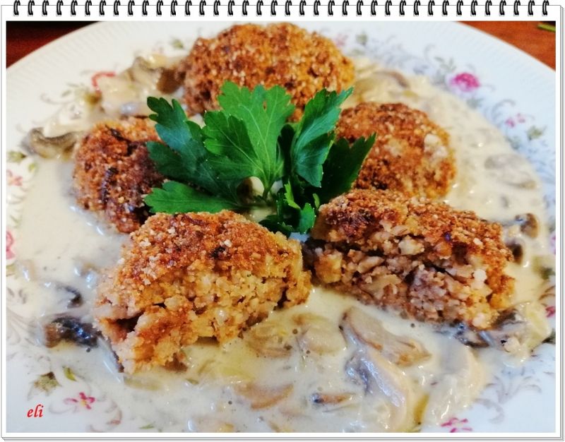 Kotlety Eli z kaszy jęczmiennej, orzechów włoskich Kotlety Eli z kaszy jęczmiennej, orzechów włoskich