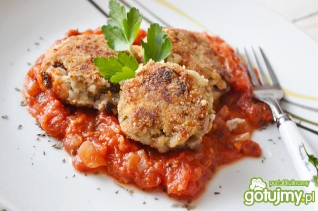 Kotlety gryczane z sosem pomidorowym Kotlety gryczane z sosem pomidorowym