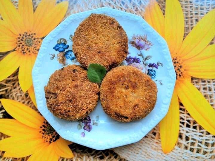 Kotlety jaglane z mięsem i warzywami z rosołu