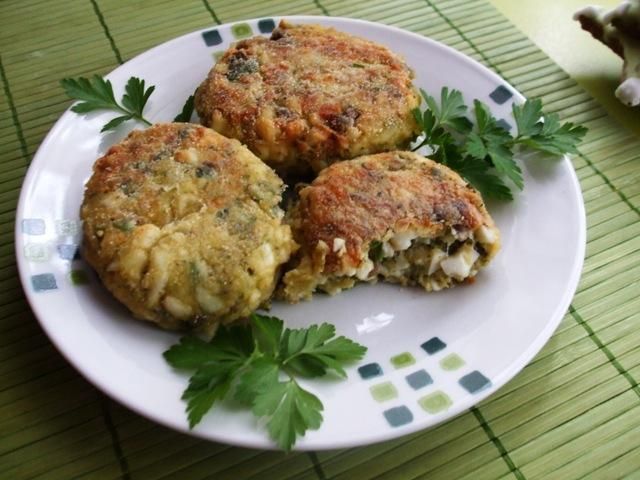 Kotlety jajeczne z pieczarkami brokułem Kotlety jajeczne z pieczarkami brokułem