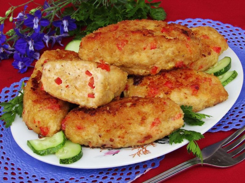 Kotlety mielone drobiowe z papryką 