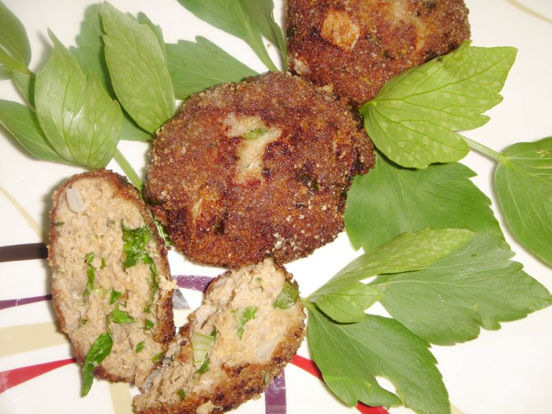 Kotlety mielone idycze z lubczykiem Kotlety mielone idycze z lubczykiem