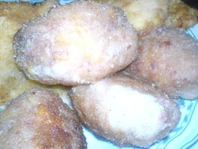 Kotlety mielone nadziewne serem Kotlety mielone nadziewne serem