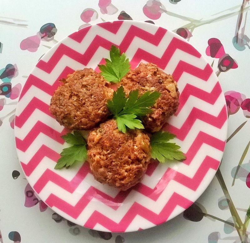 Kotlety mielone wołowe z ogórkiem kiszonym Kotlety mielone wołowe z ogórkiem kiszonym