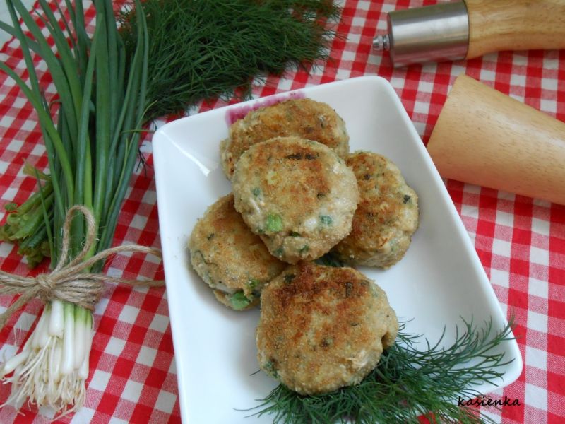 Kotlety mielone z cebulą siedmiolatką i koperkiem