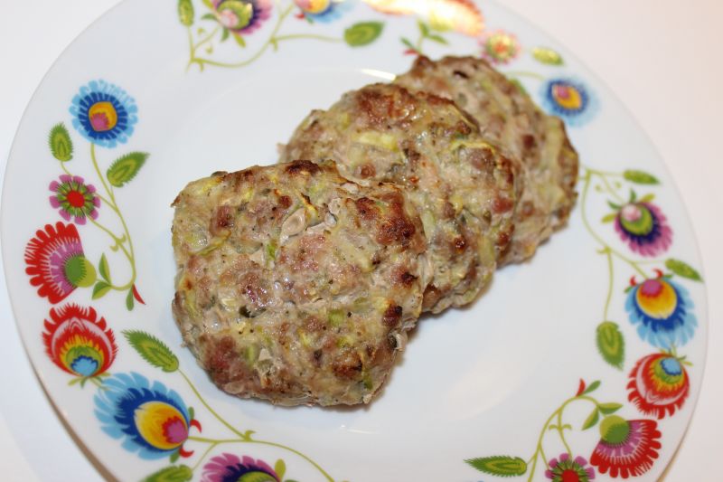 Kotlety mielone z cukinią z piekarnika Kotlety mielone z cukinią z piekarnika