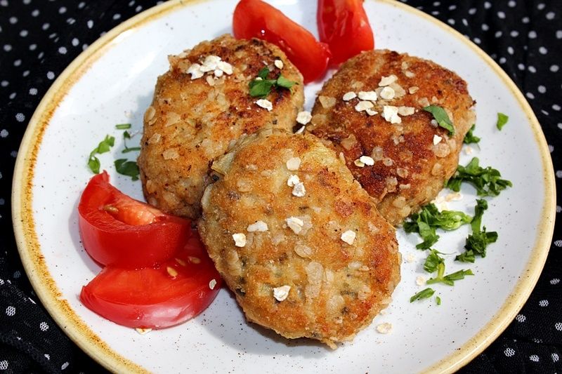 Kotlety mielone z indyka w płatkach owsianych