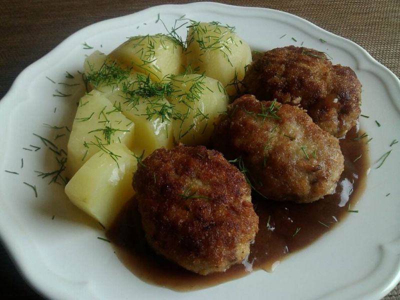 Kotlety mielone z jabłkiem  Kotlety mielone z jabłkiem