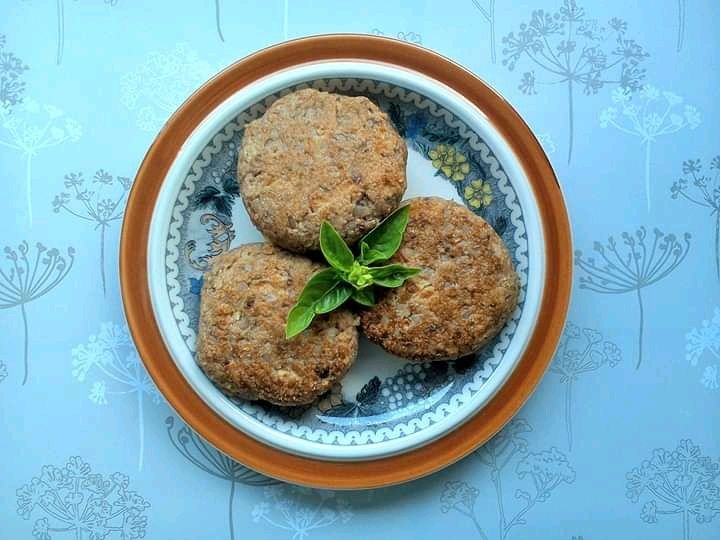 Kotlety mielone z kaszą gryczną i jabłkiem Kotlety mielone z kaszą gryczną i jabłkiem