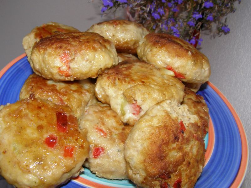 Kotlety mielone z marynowaną papryką Kotlety mielone z marynowaną papryką