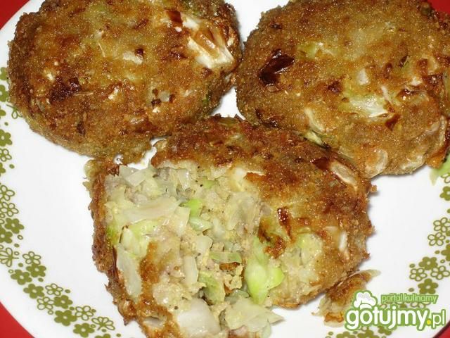 Kotlety mielone z młodą kapustą Kotlety mielone z młodą kapustą