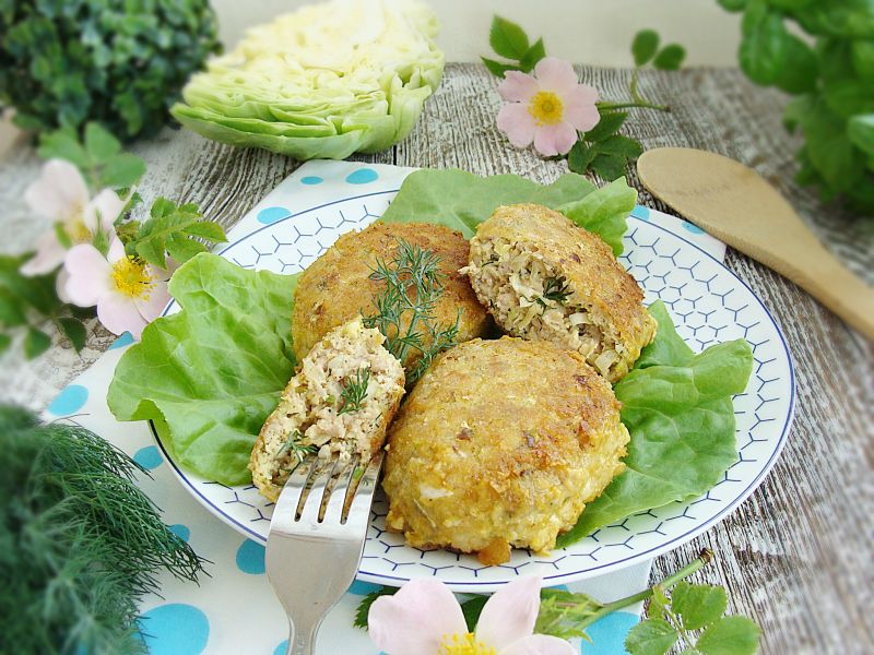 Kotlety mielone z młodą kapustą