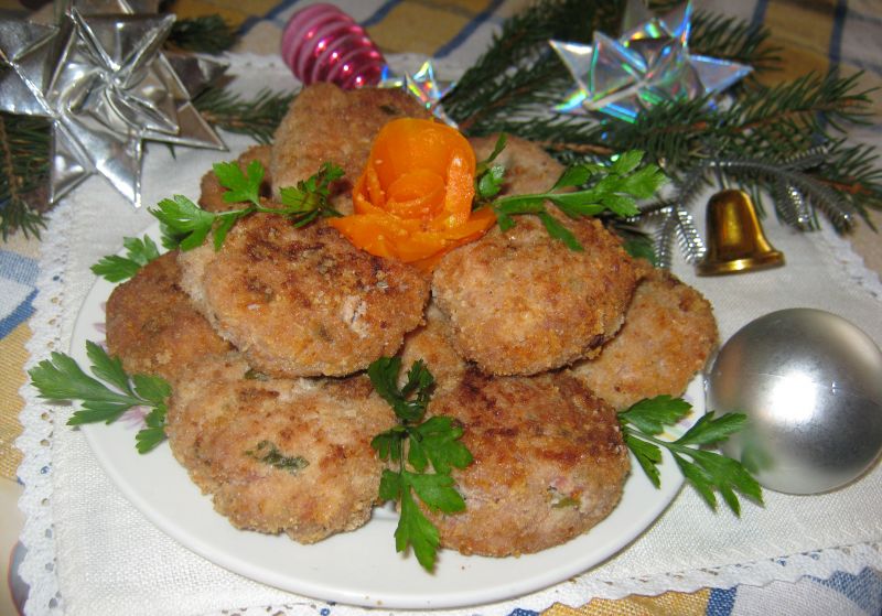 Kotlety mielone z ogórkiem i natką