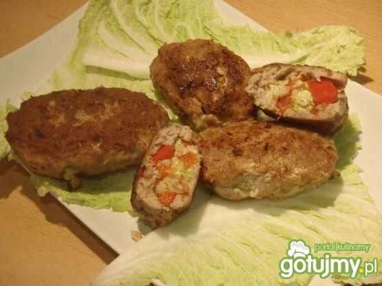 Kotlety mielone z papryką czerwoną Kotlety mielone z papryką czerwoną