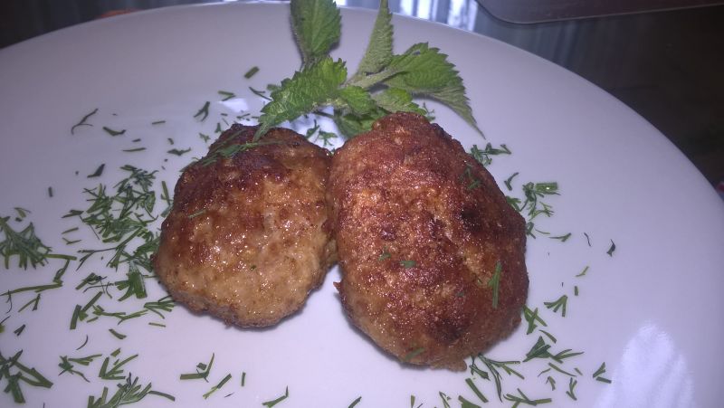Kotlety mielone z pokrzywą Kotlety mielone z pokrzywą