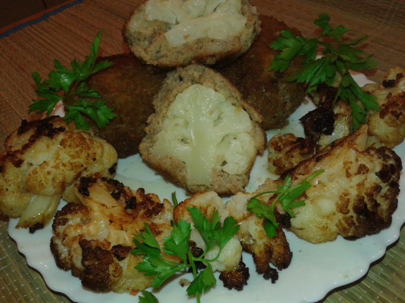 Kotlety mielone z różyczkami kalafiora