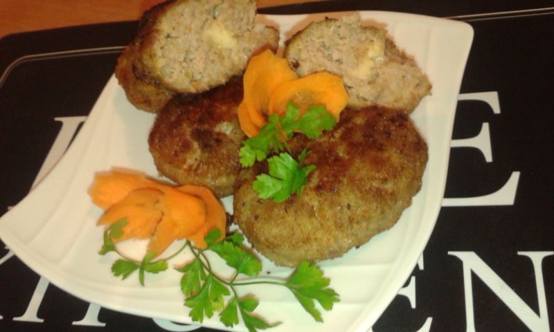 Kotlety mielone z serem Kotlety mielone z serem