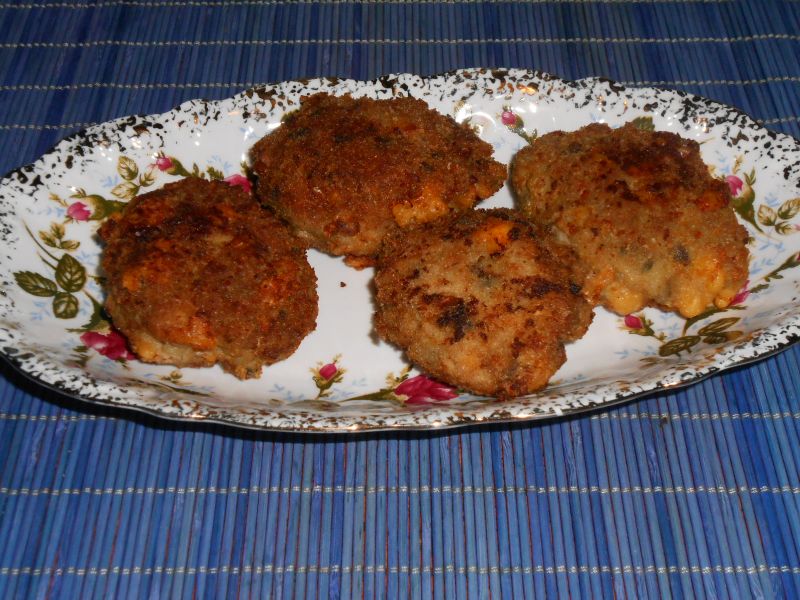 Kotlety mielone z serem i pieczarkami