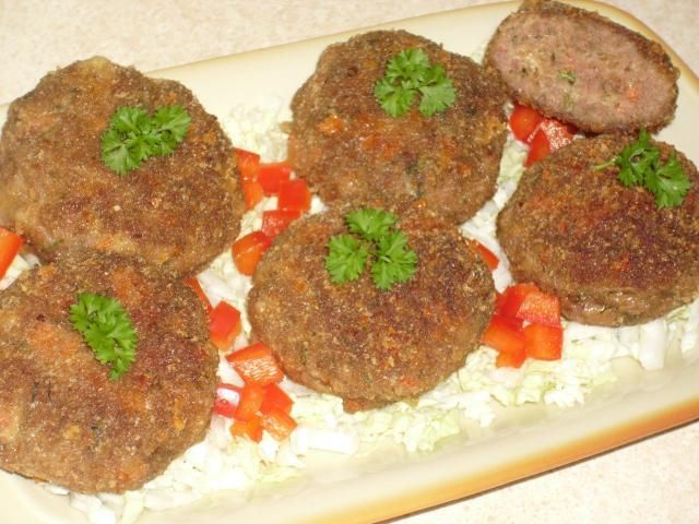 Kotlety mielone z serem żółtym i papryką