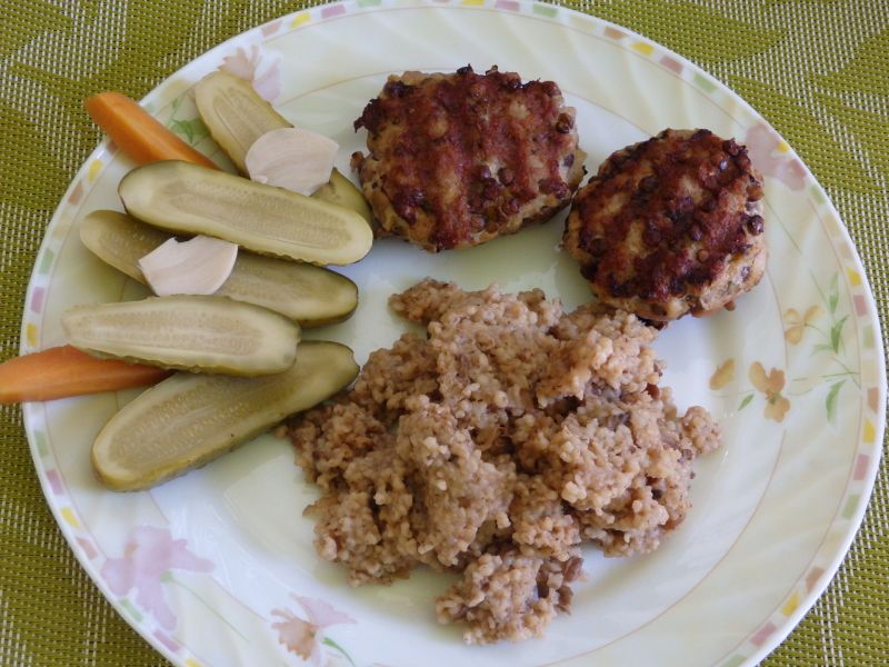 Kotlety mielone z soczewicą z patelni grillowej